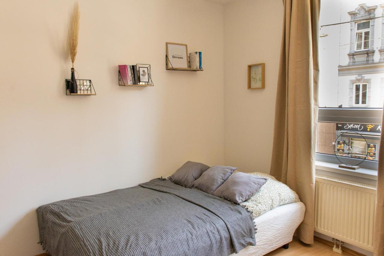 Apartamento Modern - Neu - Gemutlich - Self Checkin - Zentral - Strassenbahn 38 Zum Ring Viena Exterior foto